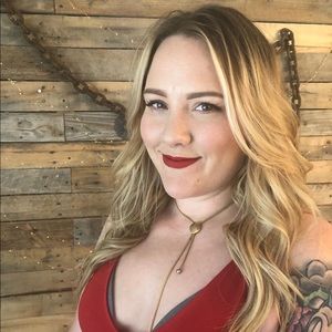 Meet your Posher, Alyssa